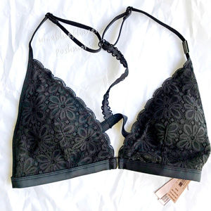 Victoria Secret black lace bra front close M